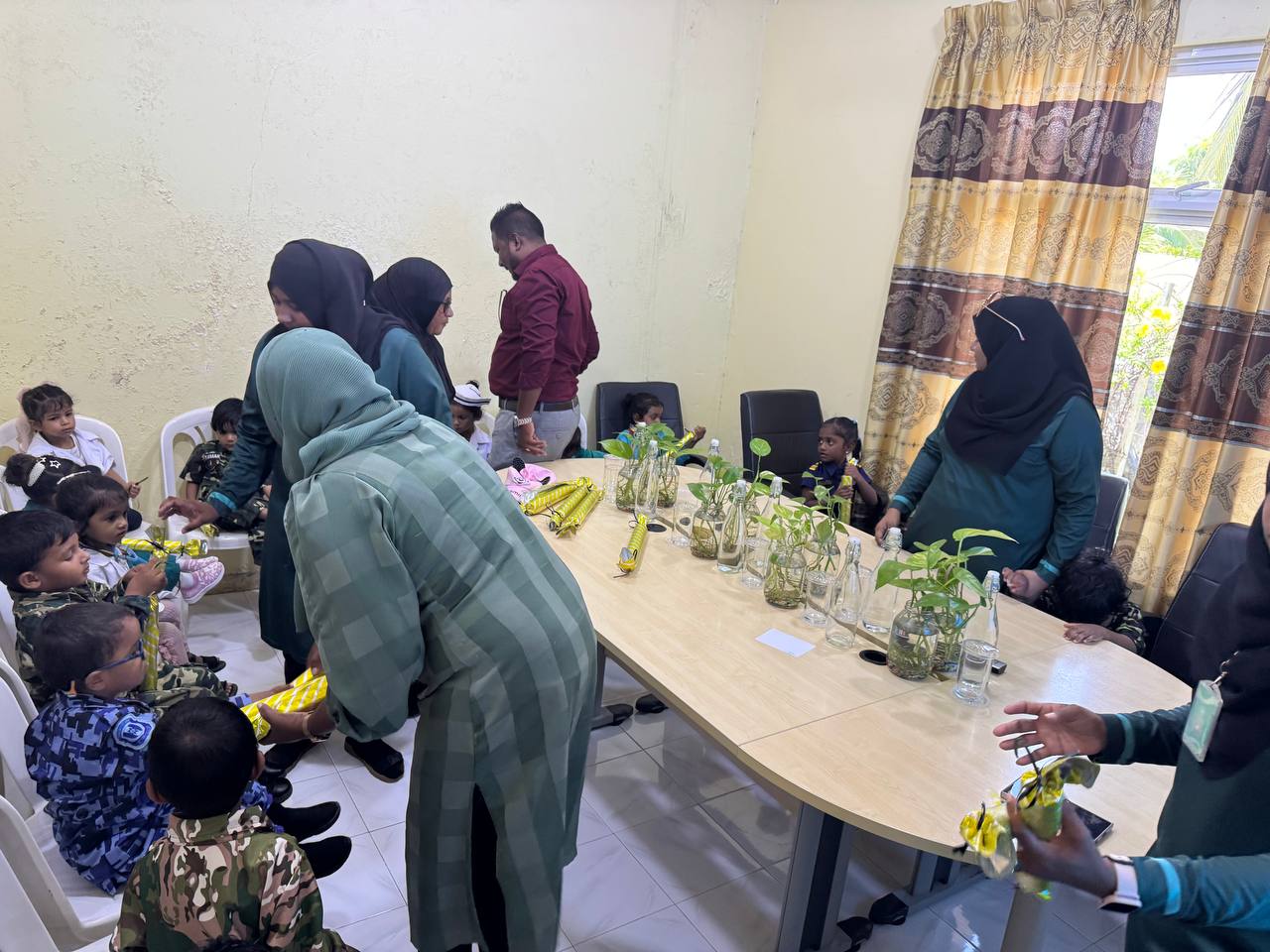 މަސައްކަތްތެރިންގެ ދުވަސް ފާހަގަ ކުރުމަށް ކައުންސިލްގެ ޕްރީ ސްކޫލުން މުވައްސަސާތަކަށް ޒިޔާރަތް ކުރުން 1